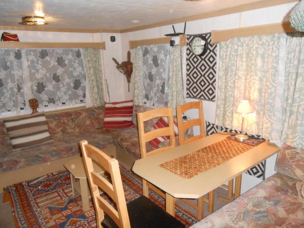 'The Cabin'. A Cosy Private & Secure Holiday Home. Padeswood Exterior foto